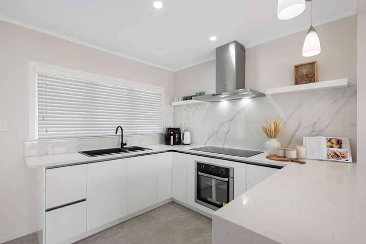 2/56A Taharoto Road Takapuna_6
