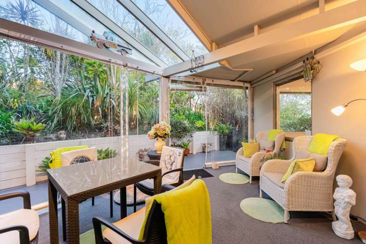 18 Oakford Park Crescent Greenhithe_11