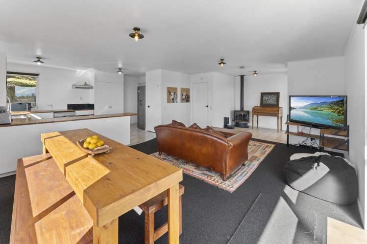 27 Idesia Grove Richmond_14