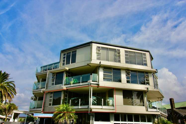 1B/8 The Esplanade Whitianga_0