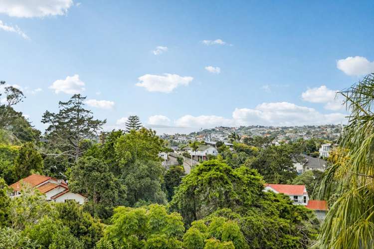 1/70B Carlisle Road Browns Bay_27