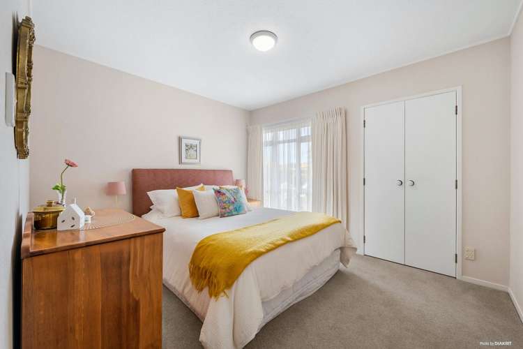 10 Serrita Avenue Sunnyhills_6