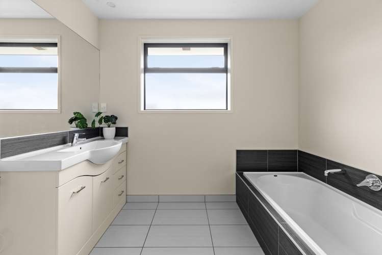 56 Kapiti Drive Poraiti_12