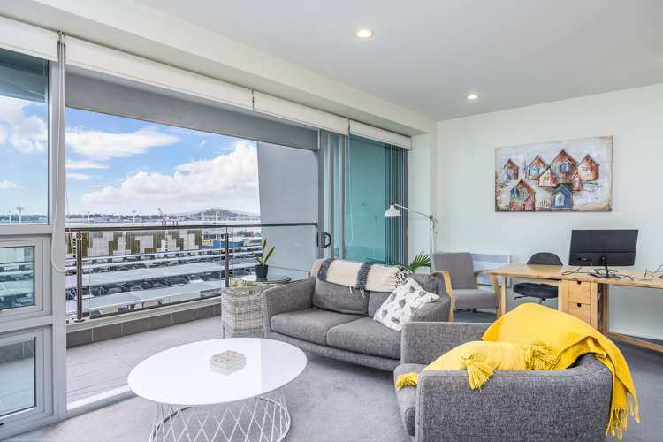 801/2 Beach Road Auckland Central_8