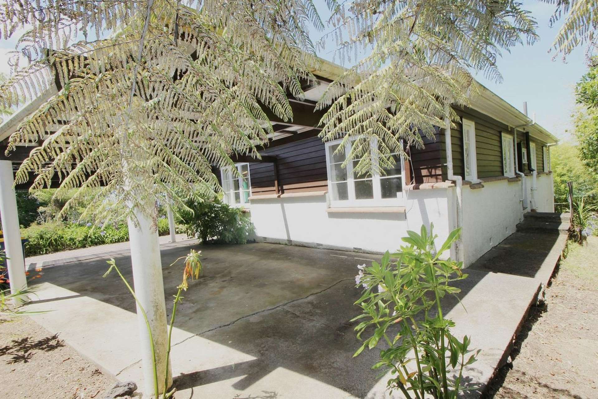 212 Godley Road Titirangi_0