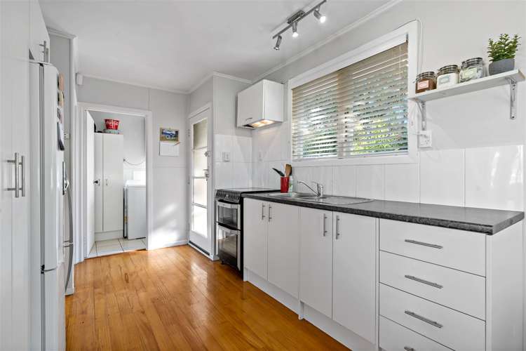 7 Beach Road Te Atatu Peninsula_11