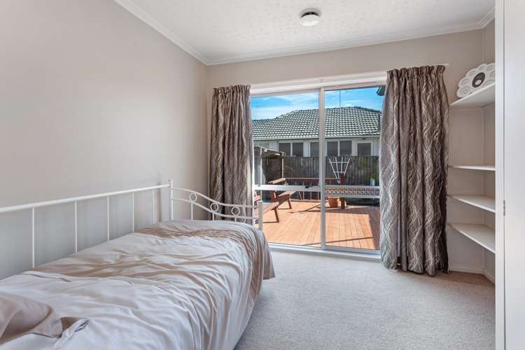 27 Kathleen Crescent Hornby_8