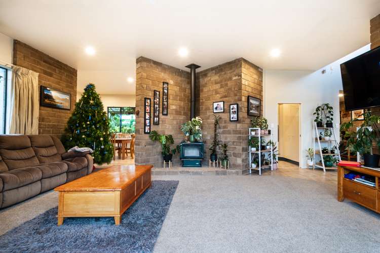 8 Cloverfields Drive Waimauku_11