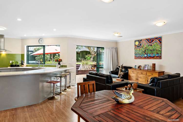 30 Lothian Brae Wattle Downs_9