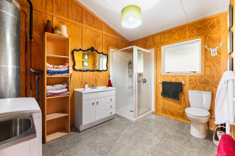 161 E and H Rowes Road Hunterville_12