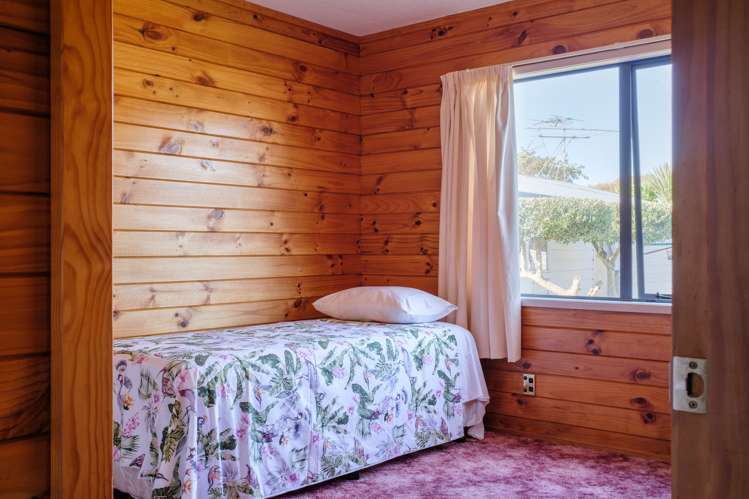 22 Ruru Avenue Lytton West_17