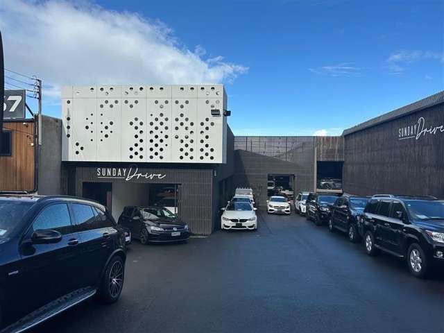 CBRE | Premium High-Profile Penrose Offering