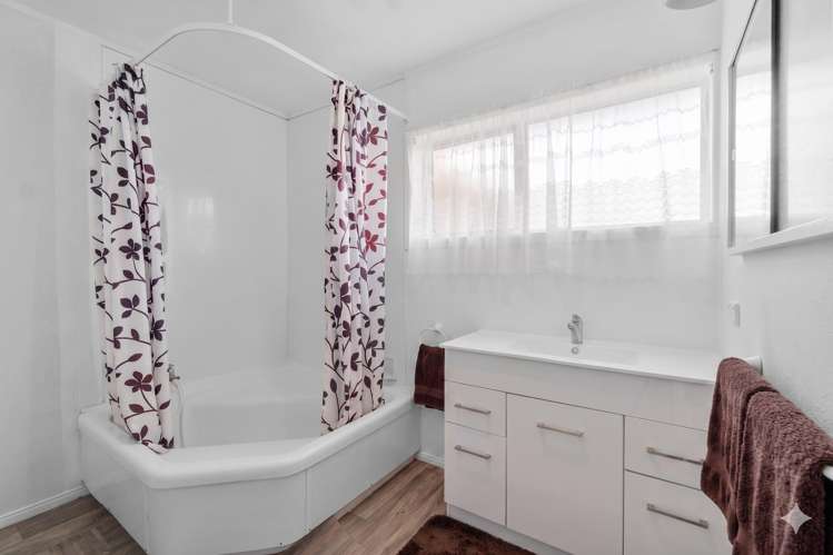1&2/71 O'Halloran Road Howick_11