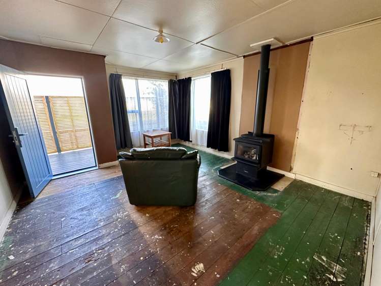 49 Wharf Road Karamea_17