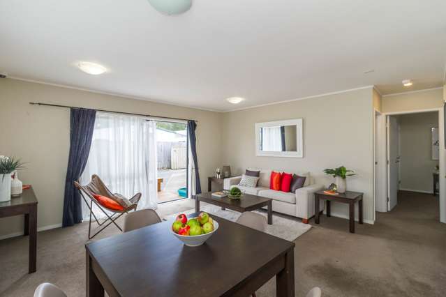 2/4 Ipswich Grove Wainuiomata_3