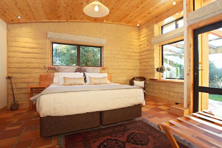 Earth House/3635 Cambridge Road Cambridge_1