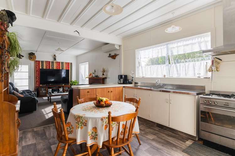 1318 Motu Road_2