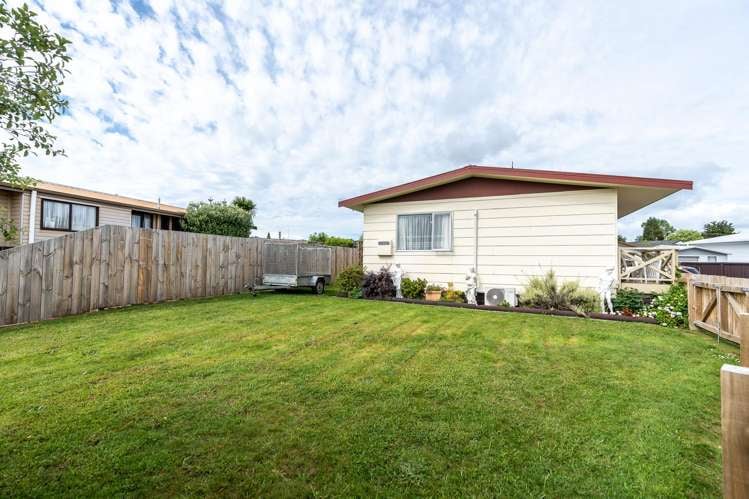 9A Emma Place Pukete_13