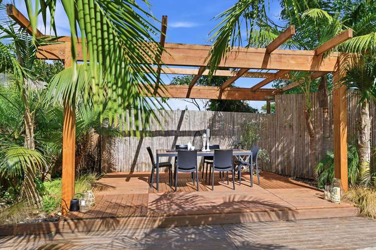 1&2/149 Eskdale Road Birkdale_33