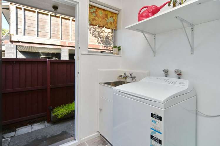 1/24 Greenock Street Redwood_8