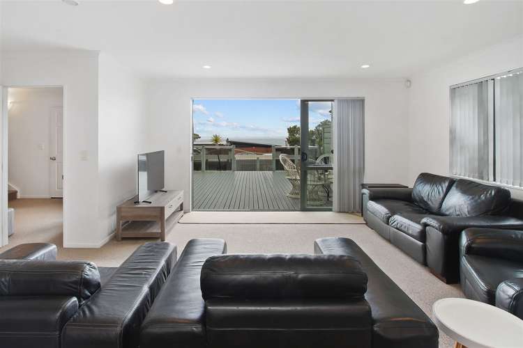 7 Crispe Road Clarks Beach_4