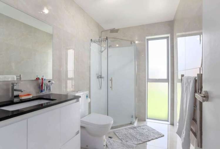 4035C Great North Road Glen Eden_9