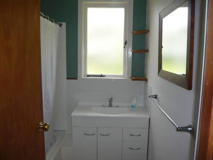 191 Edmonton Road Te Atatu South_9