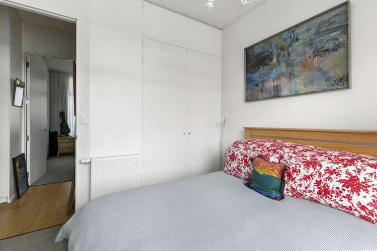 304/11 Jean Caldwell Way Island Bay_6