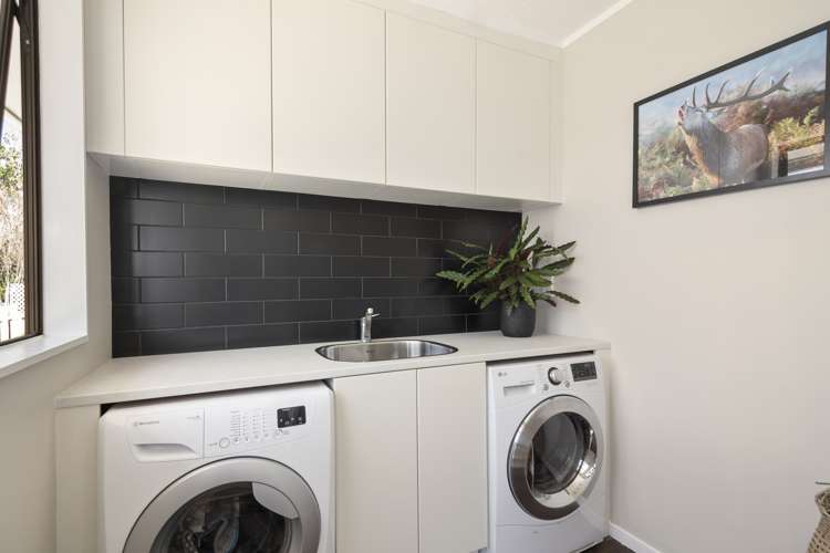 1 Laura Lane Brightwater_13