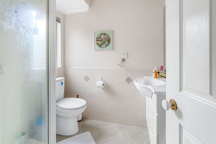 8 Landvale Court Browns Bay_12