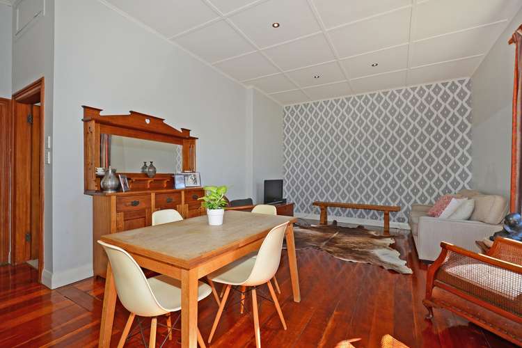 20 Riddlers Crescent Petone_6