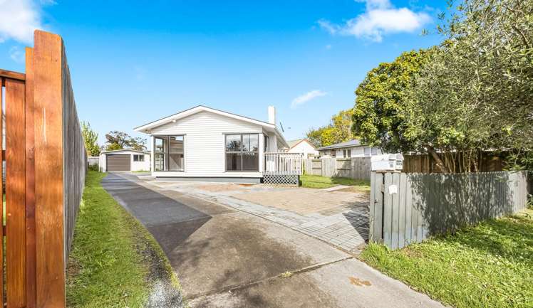 123 Riverpark Crescent Henderson_15