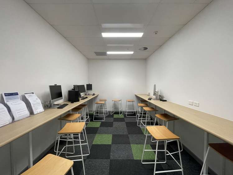 3 Akoranga Drive Northcote_9