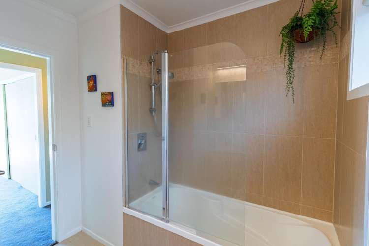 11 Tupara Crescent Kawaha Point_33