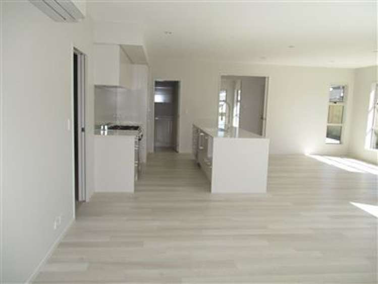 21 Andalusian Way Karaka_3