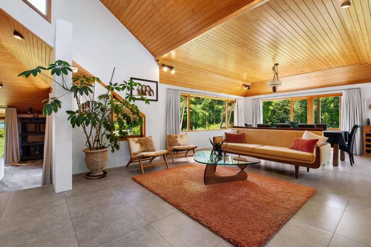 591 Spencer Road Lake Tarawera_10