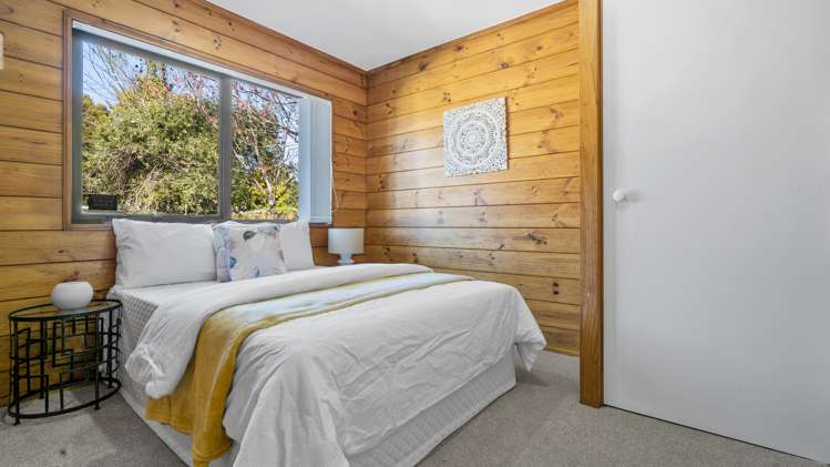 2/4 Sutton Crescent Papakura_6