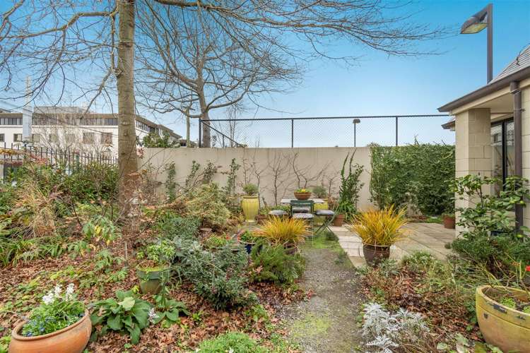 1/124 Leinster Road Merivale_22