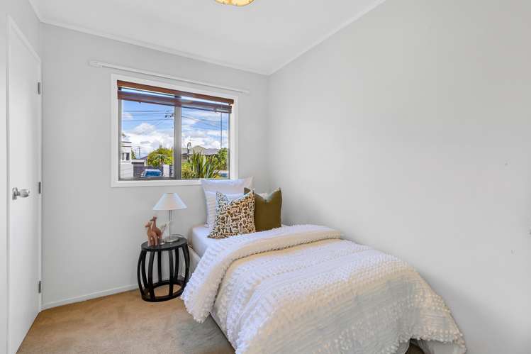 61 Smale Street Point Chevalier_9