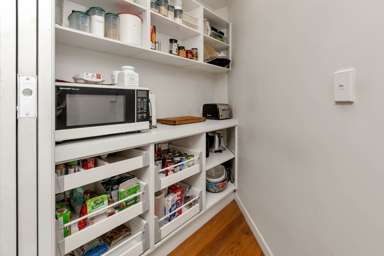 77 Appian Way_3