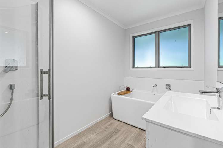 198 Seaview Road Westown_19