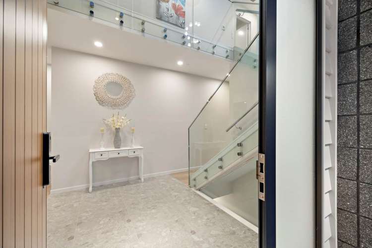 4 Bremner Ridge Street Flat Bush_12