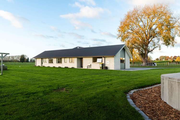 1370 Te Kawa Road Te Kawa_25