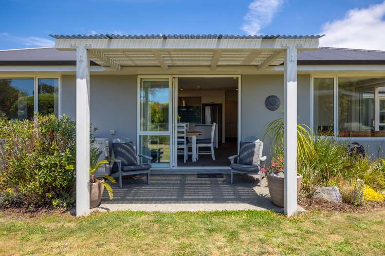 2 Les Wakefield Road Mapua_22