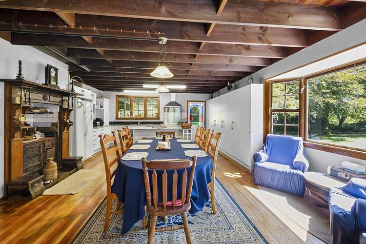 1324 Egmont Road Egmont Village_11