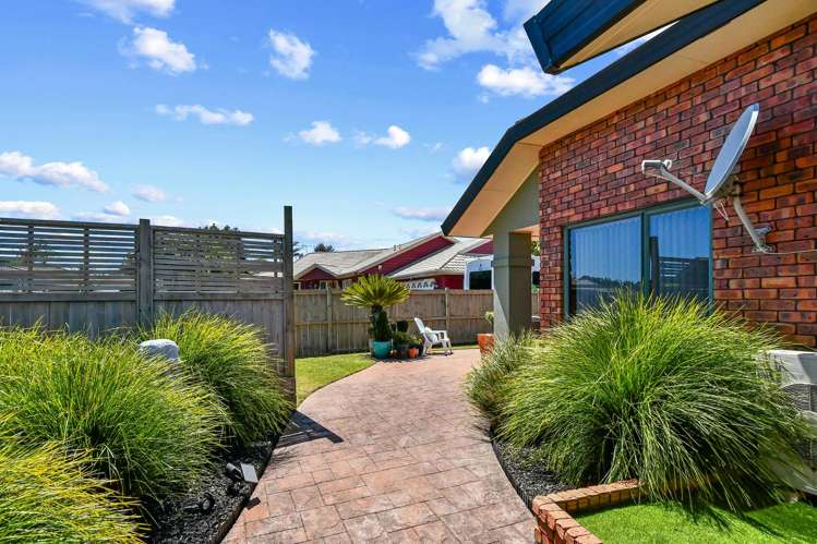 3 Trossach Place Wattle Downs_18