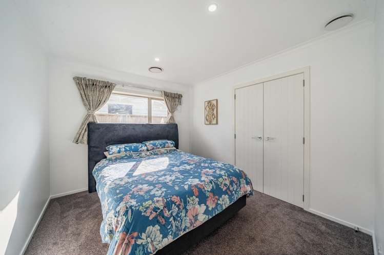 7 Martha Turnell Crescent Manor Park_12