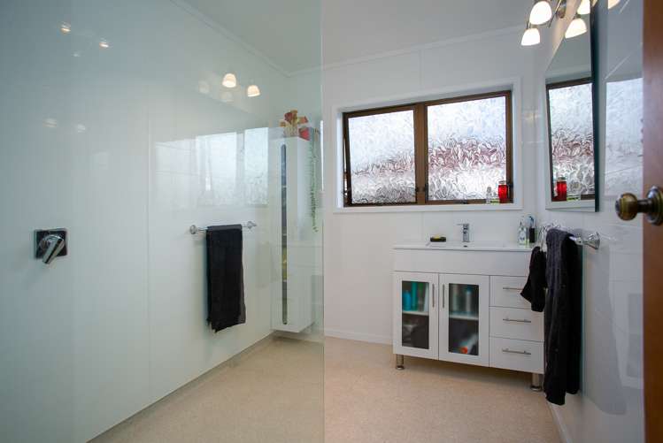 8 Conrad Place Leamington_12