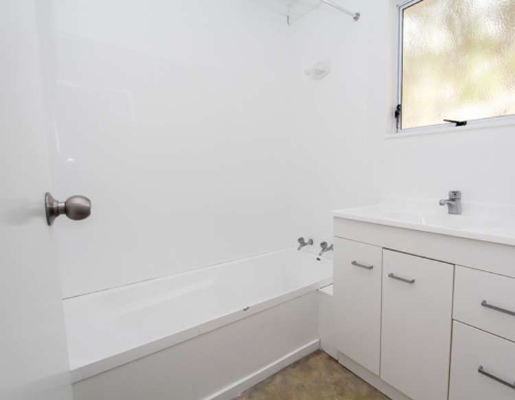 164c Old Farm Road Hamilton East_10