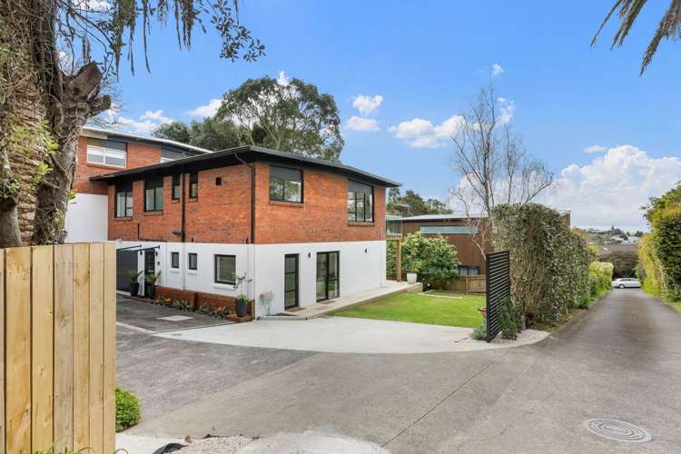 1/12 Surville Place Mairangi Bay_56